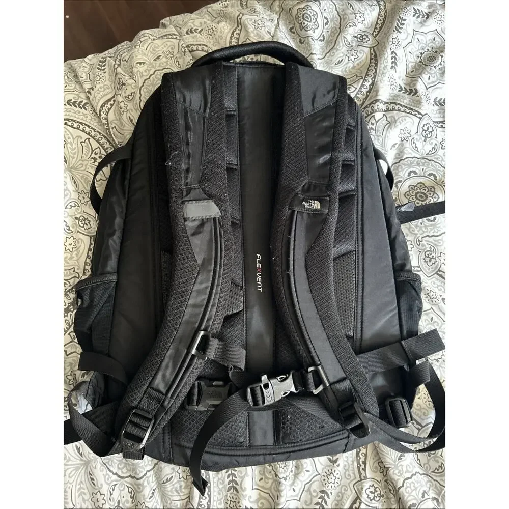 The North Face Recon Backpack FlexVent Suspension Black Holds 15” Laptop VGUC